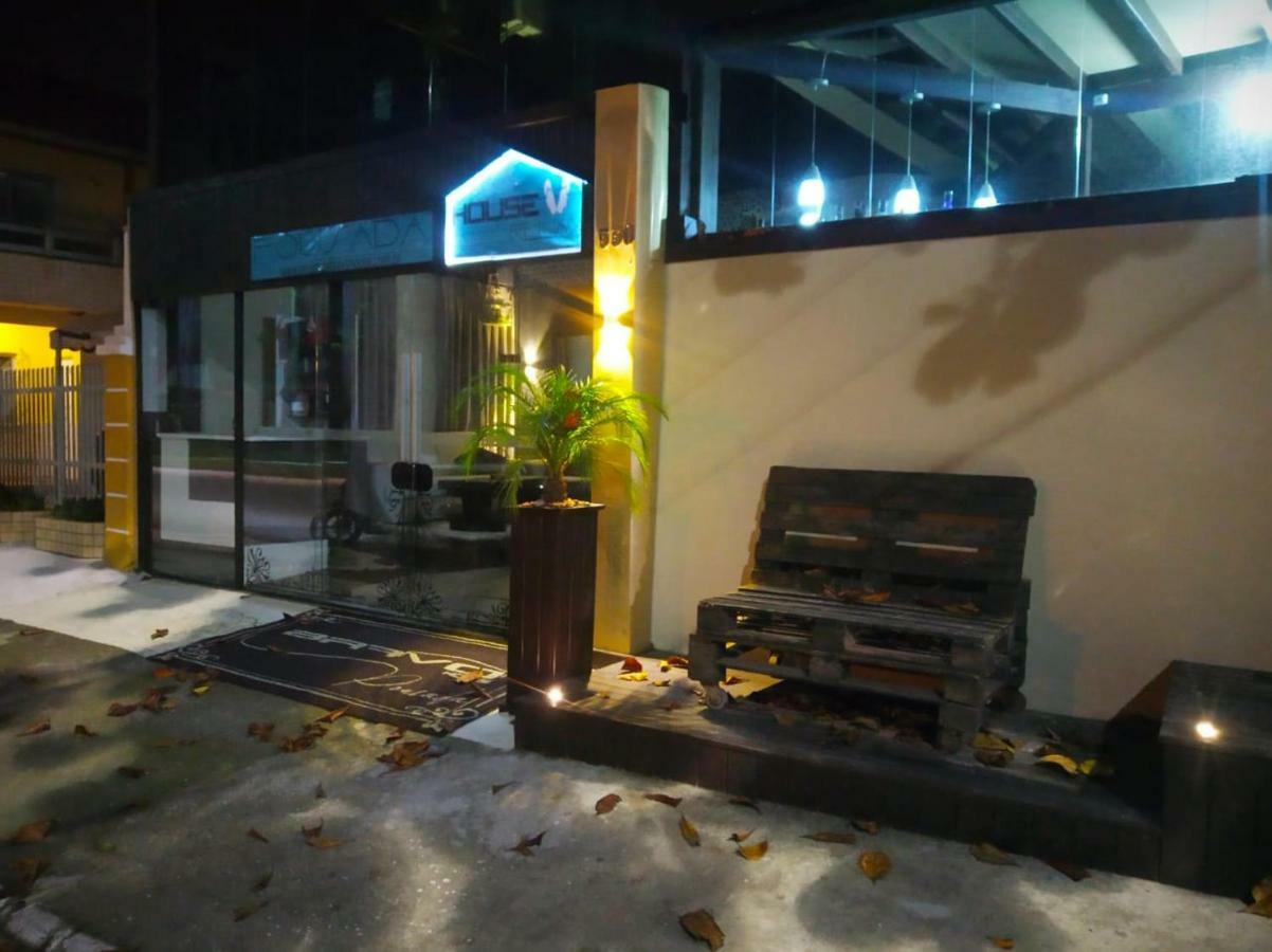 Pousada Bravo House Balneário Camboriú Exterior foto